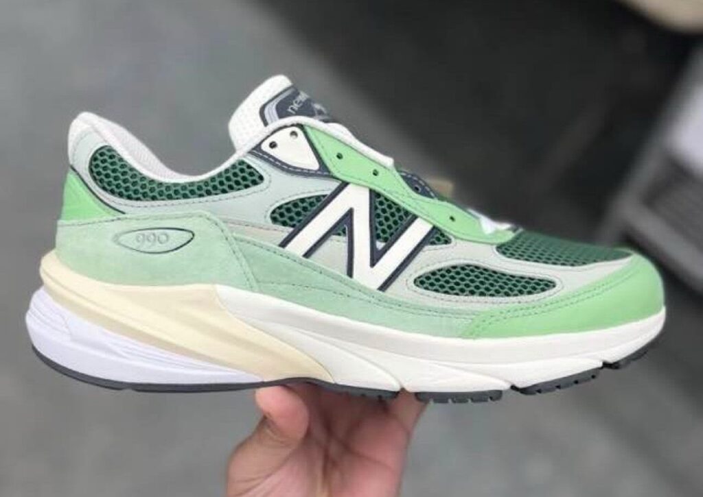 Der New Balance 990v6 in „Avocado“ kommt bald.