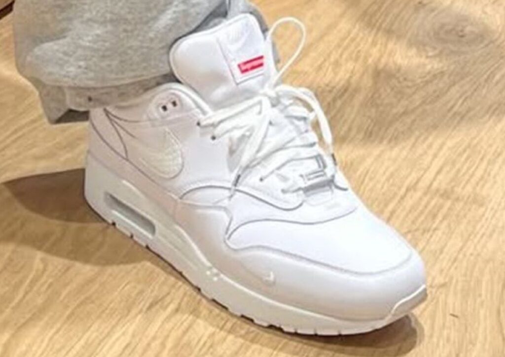 ERSTER BLICK: Supreme x Nike Air Max 1 „Weiß“