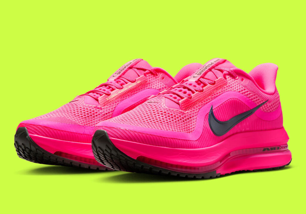 Der Nike Pegasus Premium begrüßt den Sommer in "Hyper Pink".