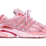 Die UnheardOf x adidas Adistar Cushion 3 "Piggy Runners" erscheinen im März 2025.