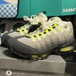 Der Nike Air Max 95 OG "Neon" kehrt im April 2025 zurück.