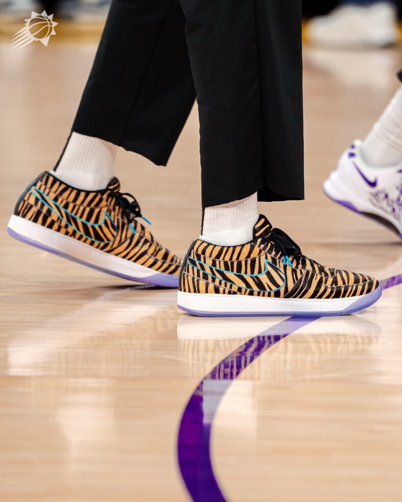 Devin Booker stellt den Nike Book 1 "Son of Moss Point" PE vor.