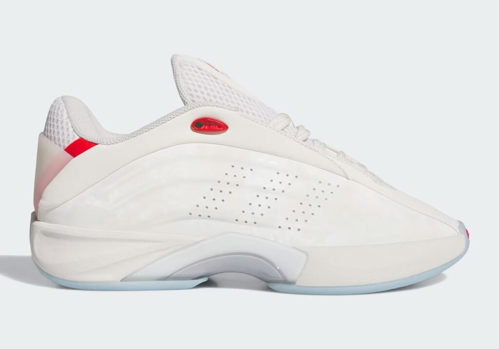 Adidas hüllt den Nova IIInfinity in strahlendes "Cloud White".