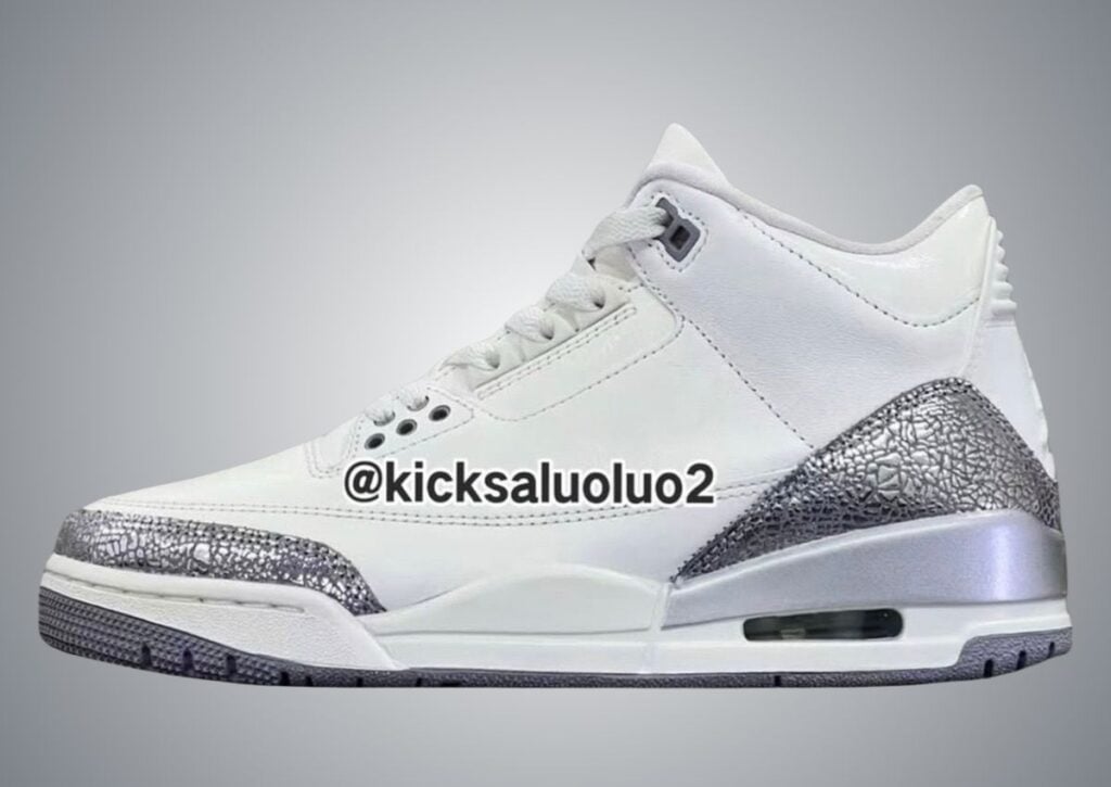 Der Air Jordan 3 "Sail Metallic Silver" erscheint im April 2025.