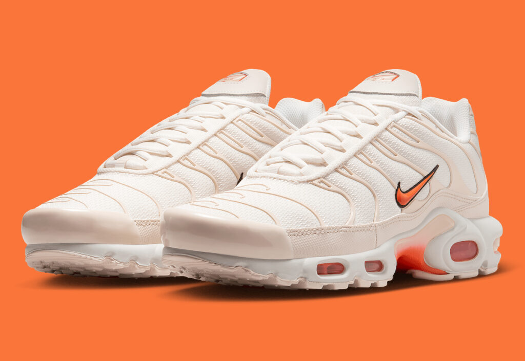 Der Nike Air Max Plus "Phantom/Safety Orange" erscheint im Frühjahr 2025.