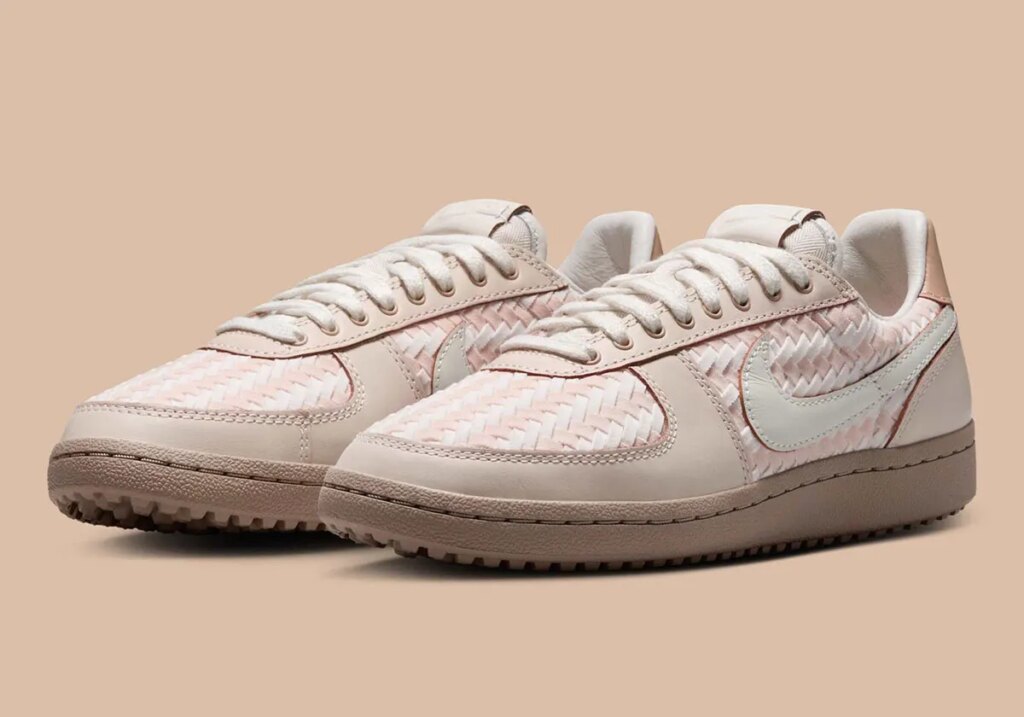 Nike bringt eine gewebte Bauweise auf das Spielfeld.