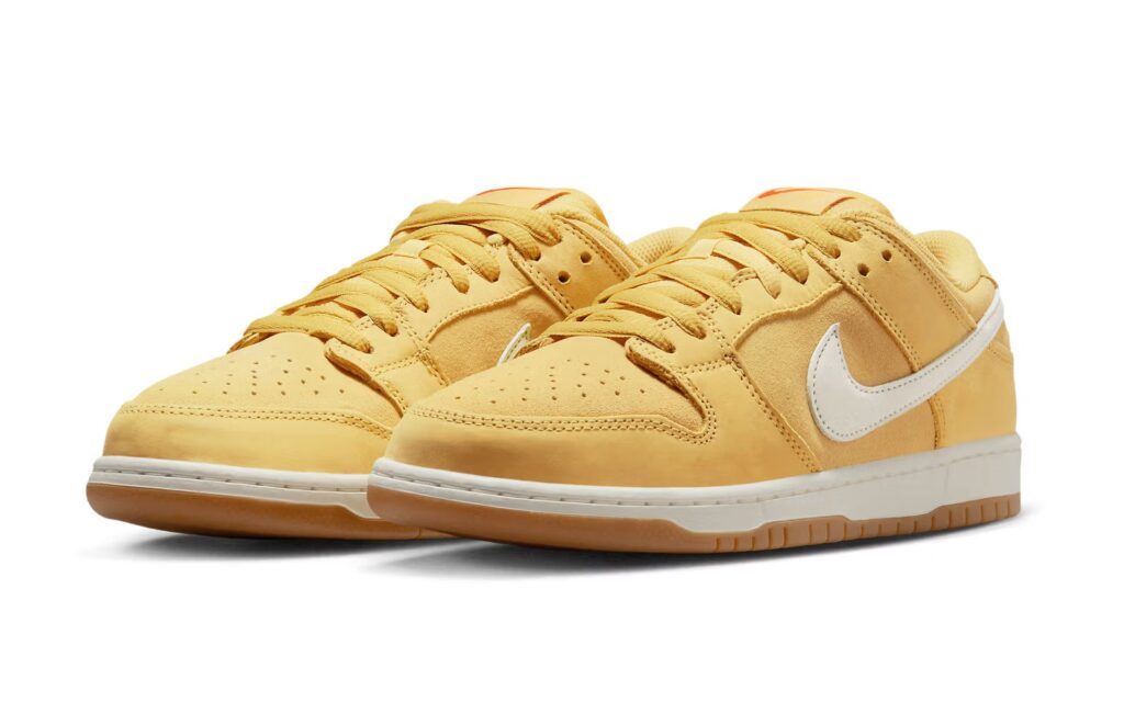 Der Nike SB Dunk Low „Saturn Gold“ erscheint im Sommer 2025.