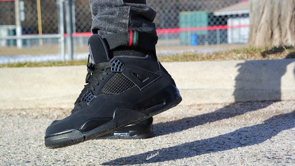 Warum ist der Air Jordan 4 Retro „Black Cat“ so beliebt?