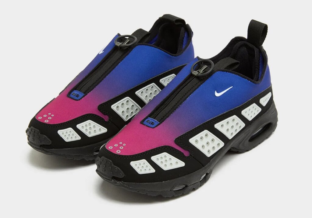 Die Nike Air Max Sunder „Deep Night“ Gradient Releases im Jahr 2025.