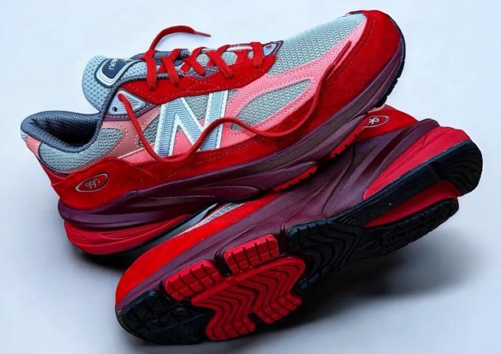 New Balance taucht das 990v6 in „Community Red“.