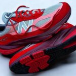 New Balance taucht das 990v6 in „Community Red“.