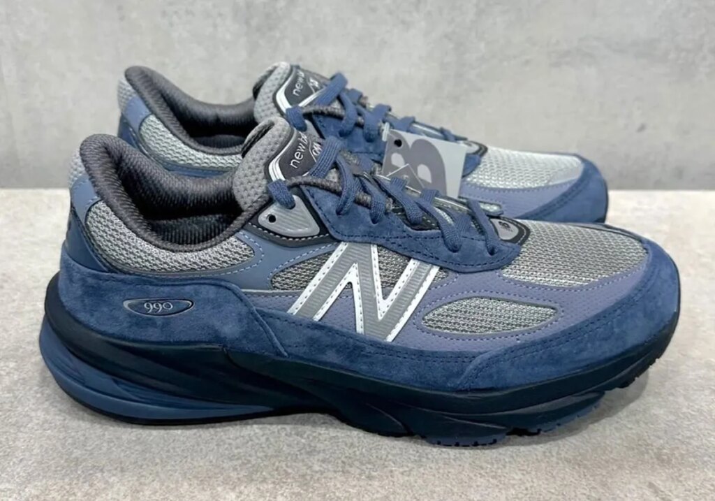Der New Balance 990v6 in „Vintage Indigo“ schließt sich dem Community Pack an.