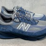 Der New Balance 990v6 in „Vintage Indigo“ schließt sich dem Community Pack an.