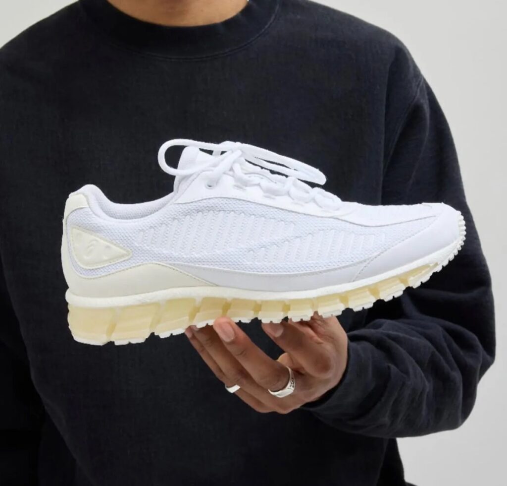 JJJJound kündigt eine Asics GEL-Quantum 360 Veröffentlichung an.